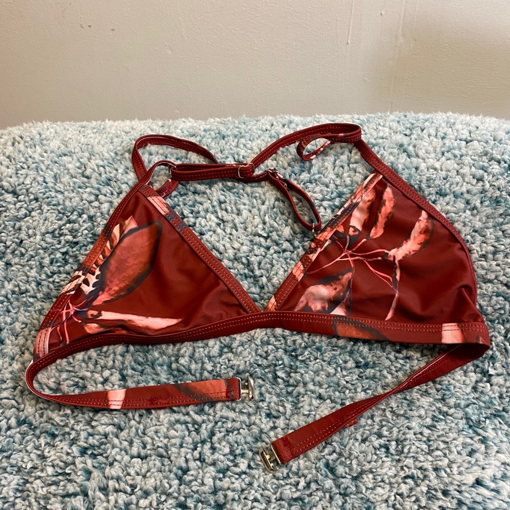 Size M Swim Top
